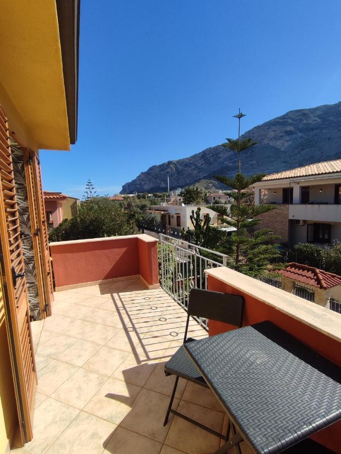 Casa Vacanze Isolotto إزولا ديلي فيمين المظهر الخارجي الصورة