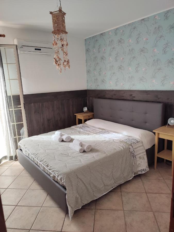 Casa Vacanze Isolotto إزولا ديلي فيمين المظهر الخارجي الصورة