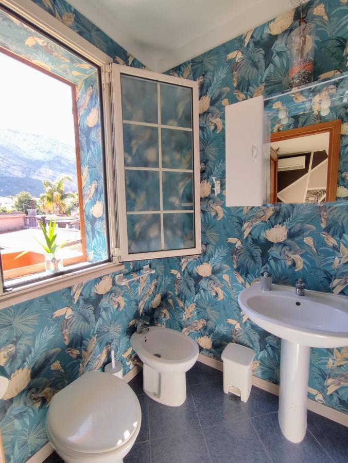 Casa Vacanze Isolotto إزولا ديلي فيمين المظهر الخارجي الصورة