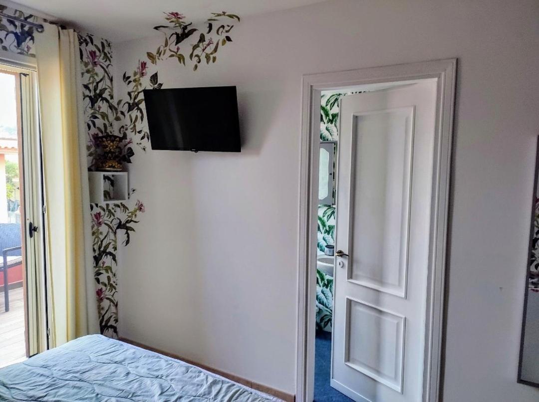 Casa Vacanze Isolotto إزولا ديلي فيمين المظهر الخارجي الصورة