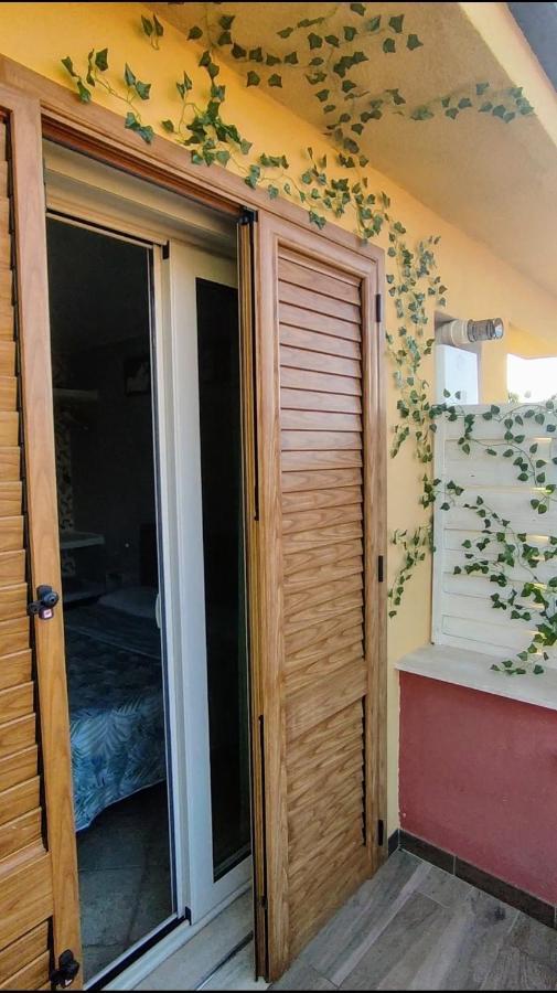Casa Vacanze Isolotto إزولا ديلي فيمين المظهر الخارجي الصورة