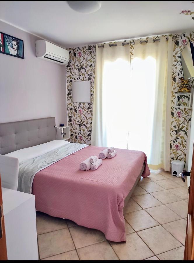 Casa Vacanze Isolotto إزولا ديلي فيمين المظهر الخارجي الصورة