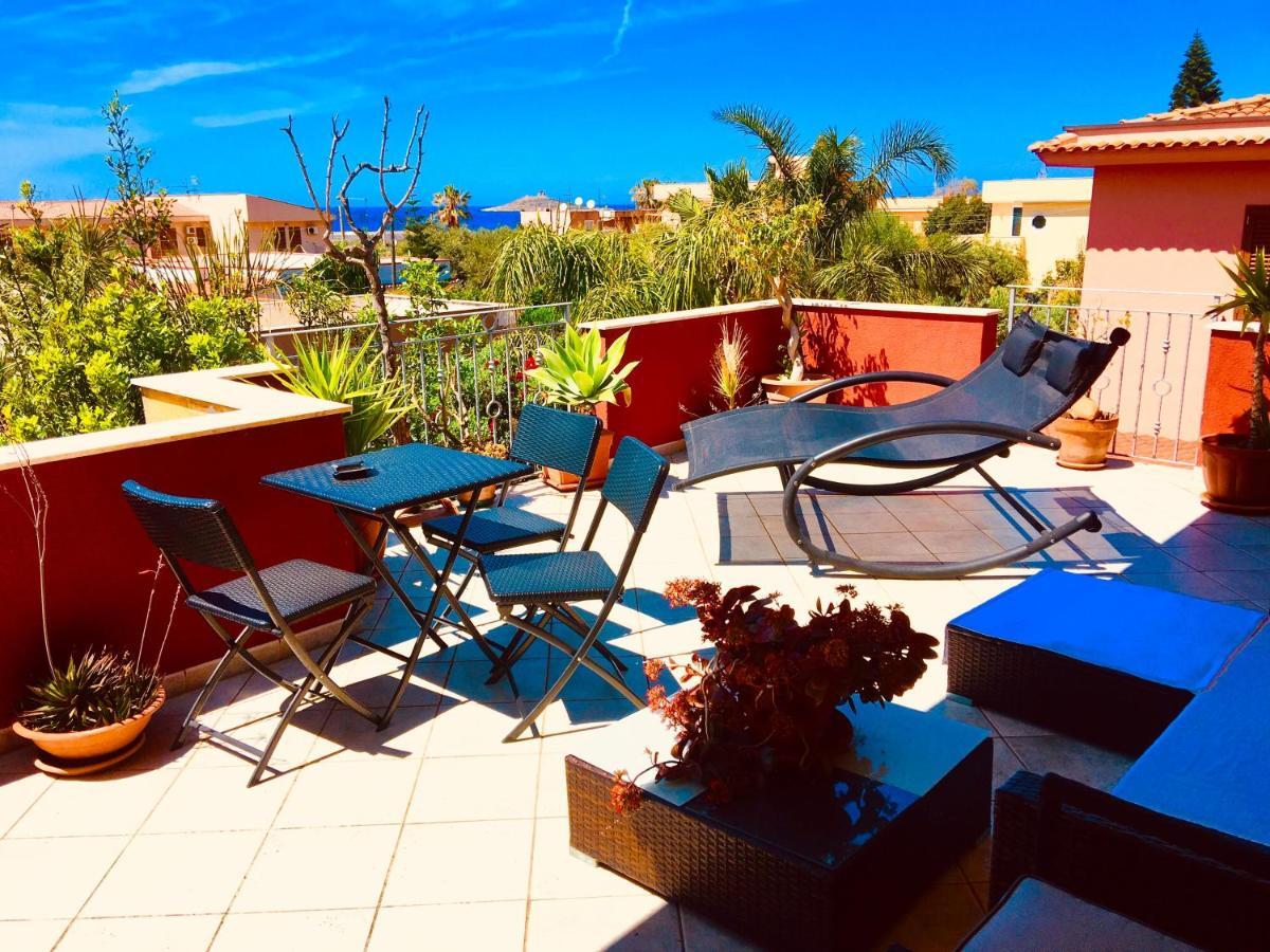 Casa Vacanze Isolotto إزولا ديلي فيمين المظهر الخارجي الصورة
