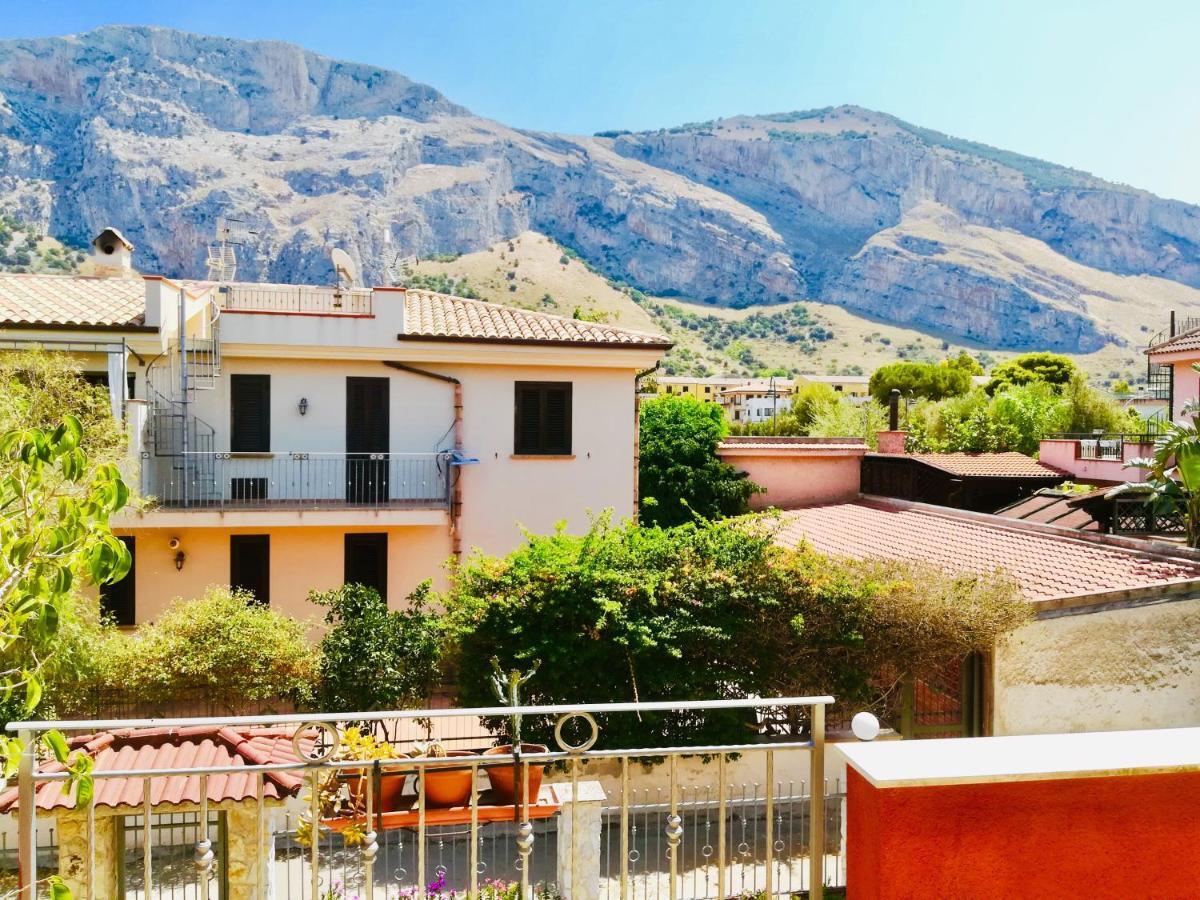 Casa Vacanze Isolotto إزولا ديلي فيمين المظهر الخارجي الصورة